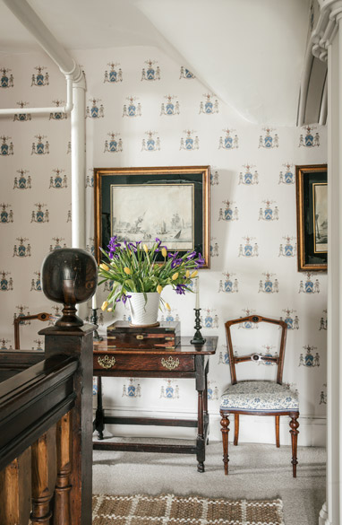 Highlander-Parchment---Upstairs-Hall382x585