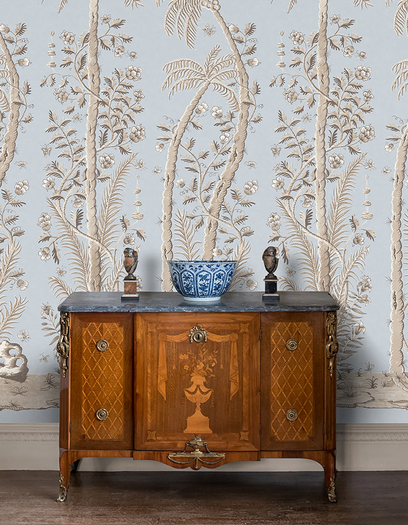 Palm-Tiepolo-Blue-Whiteroom-Table.590x760