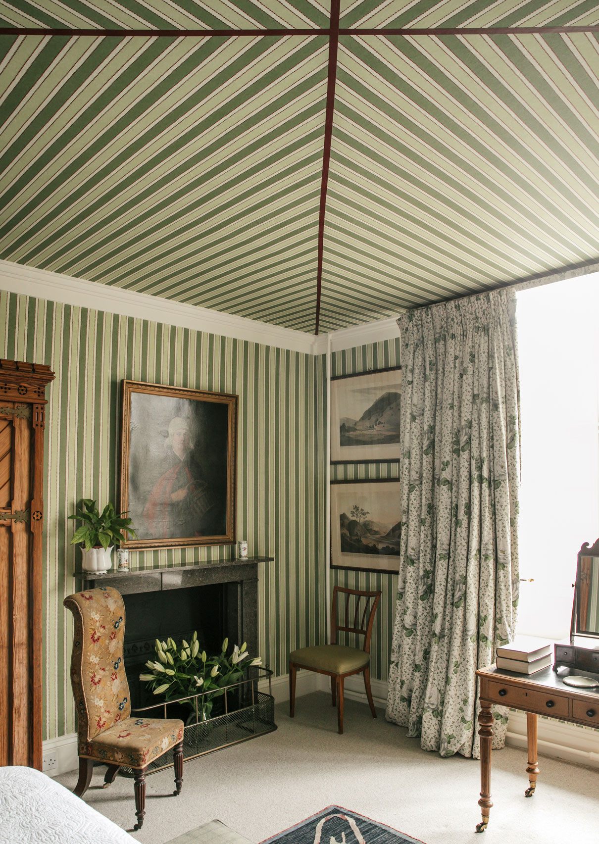 Picot-Stripe-Green-Bedroom-Large